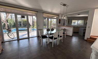 Venta casa Funes Hills Cadaques 3 dormitorios piscina