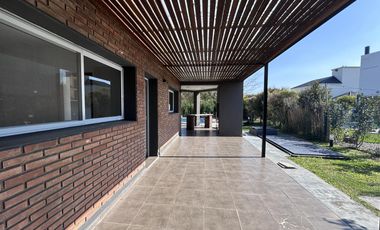 Venta casa Funes Hills Cadaques 3 dormitorios piscina