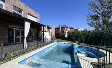 Venta casa Funes Hills Cadaques 3 dormitorios piscina