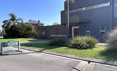 Venta casa Funes Hills Cadaques 3 dormitorios piscina