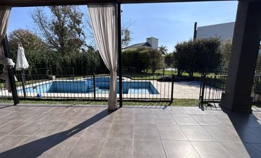 Venta casa Funes Hills Cadaques 3 dormitorios piscina