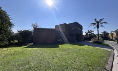 Venta casa Funes Hills Cadaques 3 dormitorios piscina