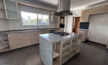 Venta casa Funes Hills Cadaques 3 dormitorios piscina