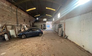 VENTA - Galpon deposito  / Terreno para contructora (PB+10)