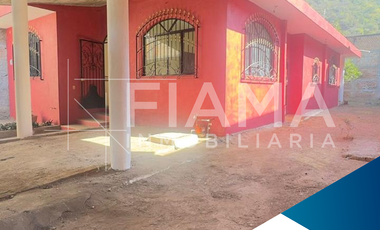 CASA EN VENTA EN COL. LOMA HERMOSA, TEPIC, NAYARIT. (G)