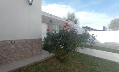 Venta Casa Tierra de Sueños 2 Roldan 2 dormitorios amplio jardín