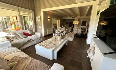 Casa cuatro dormitorios, Barrio cerrado Barrancas, prox. Urca