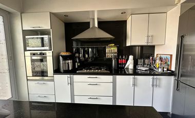 Casa cuatro dormitorios, Barrio cerrado Barrancas, prox. Urca