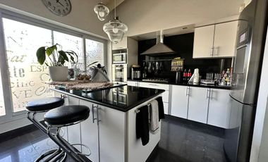 Casa cuatro dormitorios, Barrio cerrado Barrancas, prox. Urca