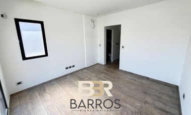 Venta duplex 4 ambientes Castelar