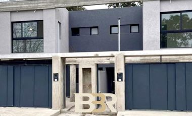 Venta duplex 4 ambientes Castelar