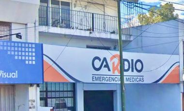 LOCAL CON DEPARTAMENTOS