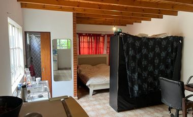 Casa de 3 dormitorios y fondo con quincho APTA CREDITO!!!