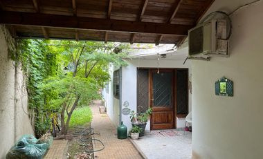 Casa de 3 dormitorios y fondo con quincho APTA CREDITO!!!