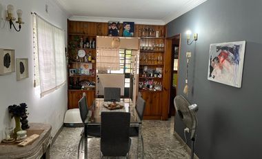 Casa de 3 dormitorios y fondo con quincho APTA CREDITO!!!