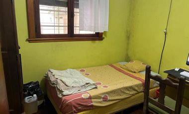 Casa de 3 dormitorios y fondo con quincho APTA CREDITO!!!