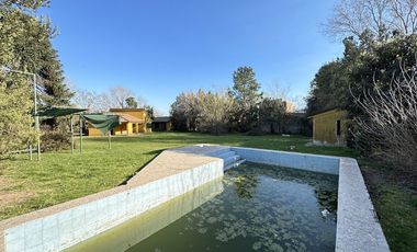 Terreno con pileta y cuartito de guardado