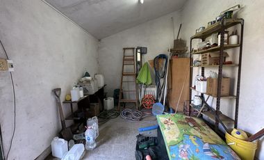 Terreno con pileta y cuartito de guardado