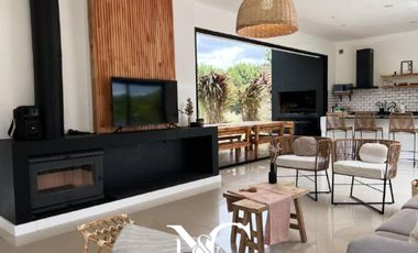 Casa en venta en Costa Esmeralda 5 ambientes