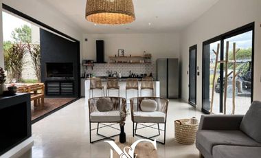 Casa en venta en Costa Esmeralda 5 ambientes