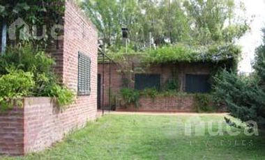 VENTA | CASA Luminosa con gran Jardin y Pileta | Tronador al 300 Barrio Altavista