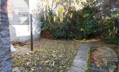 Casa en Temperley con 2 dormitorios y lote de 52,95 metros de largo!