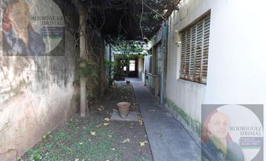 Casa en Temperley con 2 dormitorios y lote de 52,95 metros de largo!