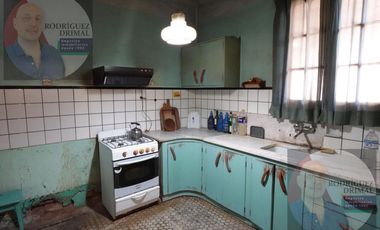 Casa en Temperley con 2 dormitorios y lote de 52,95 metros de largo!