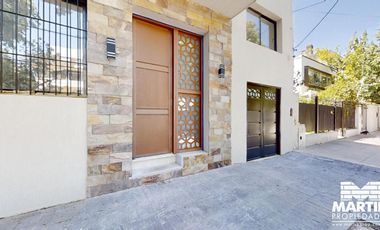 Casa en venta en Martinez, 5 amb en 3 plantas con jardín