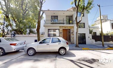 Casa en venta en Martinez, 5 amb en 3 plantas con jardín