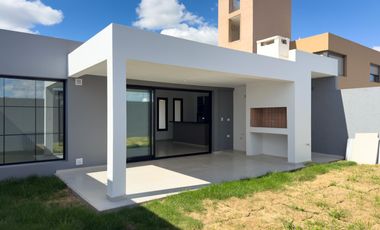 Casa en Venta en Quebradas de Manantiales, toda planta baja