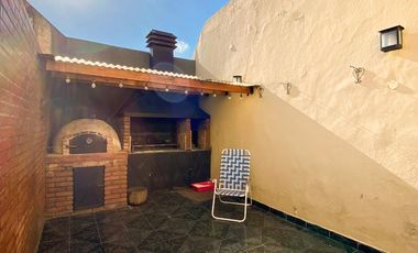 PH de 6 ambientes en venta zona Lanus Oeste