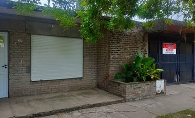 VENDE DOS CASAS EN PEREZ