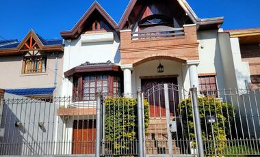 Casa en  venta - Lomas de Zamora