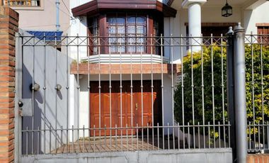 Casa en  venta - Lomas de Zamora