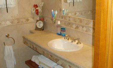 Casa en  venta - Lomas de Zamora