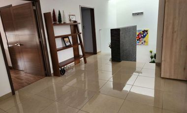 CASA EN RENTA AMUEBLADA CUMBRES DEL CIMATARIO