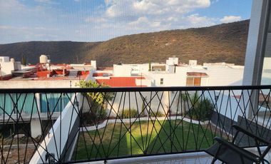 CASA EN RENTA AMUEBLADA CUMBRES DEL CIMATARIO