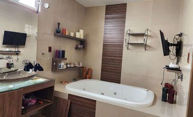 CASA EN RENTA AMUEBLADA CUMBRES DEL CIMATARIO