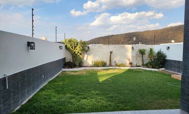 CASA EN RENTA AMUEBLADA CUMBRES DEL CIMATARIO