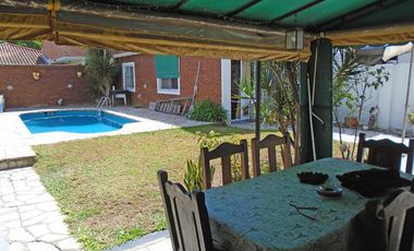 VENTA CASA 4 AMBIENTES EN CARAPACHAY