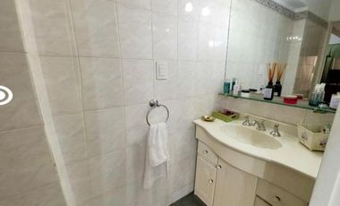 Gran departamento de categoría con cochera en Lomas de Zamora Oeste