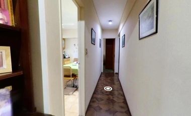 Gran departamento de categoría con cochera en Lomas de Zamora Oeste