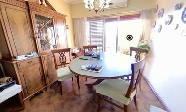 Gran departamento de categoría con cochera en Lomas de Zamora Oeste