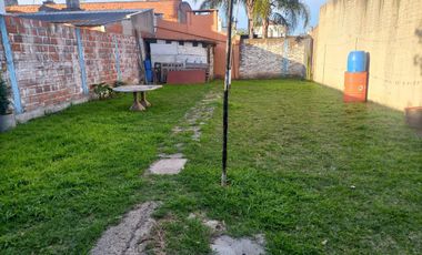 Casa sobre lote de 8.66x43