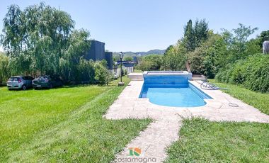 Vistas a la montaña, pileta. Casa en venta en Potrero de Garay