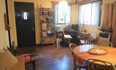 Chalet en 1 planta, 3 dormitorios, 2 baños, patio, cochera. La Lucila.