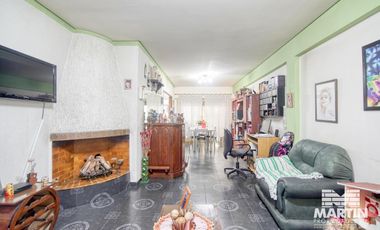 Dúplex 4 ambientes con jardín - Villa adelina.