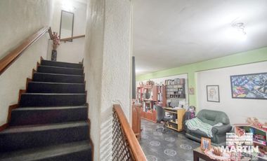 Dúplex 4 ambientes con jardín - Villa adelina.