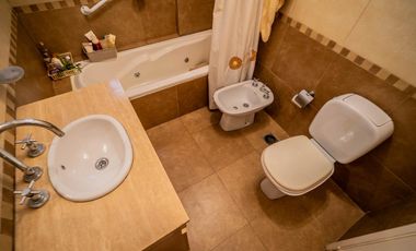 Venta Departamento 2 ambientes tipo dúplex con 2 cocheras y amenities en Quilmes